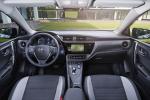 Toyota Auris Hybrid 2015 года